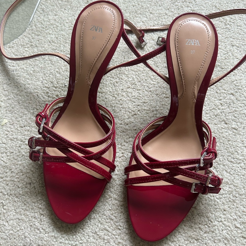 Zara Women's Red Strappy Sandals buckle details